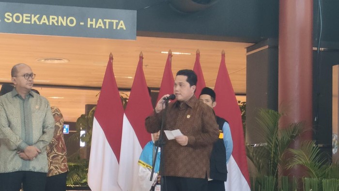 Menteri BUMN Erick Thohir saat peresmian Terminal Khusus Haji-Umrah 2F, Bandara Soetta, Tangerang, Banten, Minggu (4/5/2025).