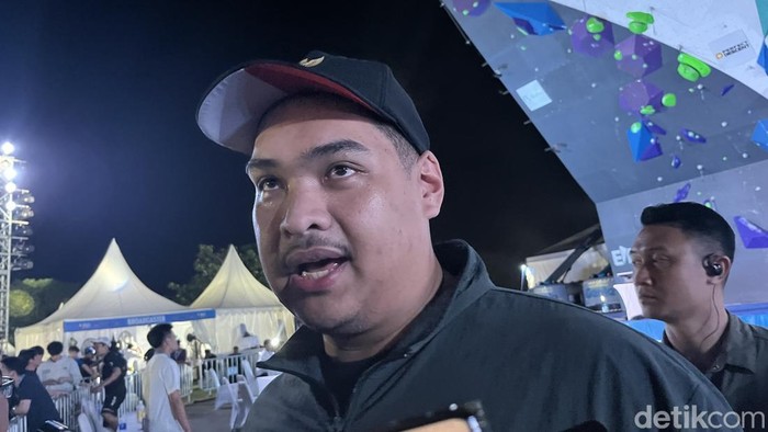 Menteri Pemuda dan Olahraga Dito Ariotedjo di IFSC Climbing World Cup Bali 2025, Peninsula Island, Bali, Minggu (4/5/2025).