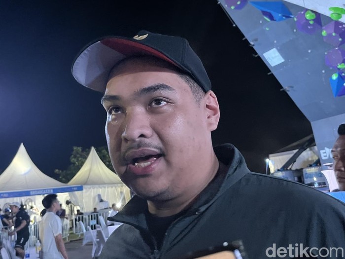 Menteri Pemuda dan Olahraga Dito Ariotedjo di IFSC Climbing World Cup Bali 2025, Peninsula Island, Bali, Minggu (4/5/2025).