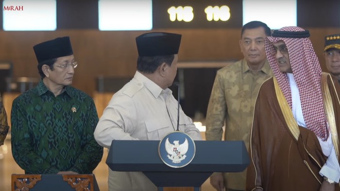Prabowo di Terminal Khusus Haji dan Umrah