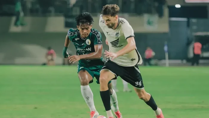 PSM Makassar kalah 1-3 di markas PSS Sleman dalam laga Liga 1 2024/2025.