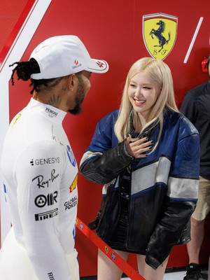 Ngeng! Rose BLACKPINK Datang ke F1 Grand Prix Miami