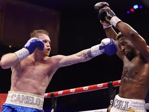 Saul Canelo Alvarez Tegaskan Status Raja Tinju Kelas Menengah Super