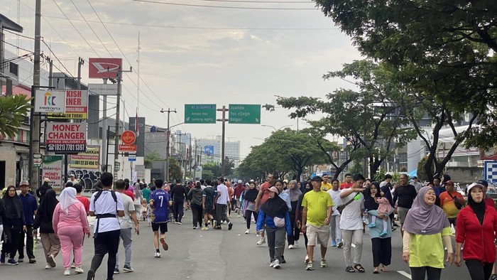 Suasana car free day (CFD) perdana di Jalan Margonda Raya, Depok hari ini, Minggu (4/52025). (Devi/detikcom)