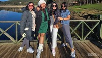 Bersama Teman Traveling