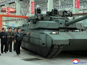 Kim Jong Un Kunjungi Pabrik Tank, Puji Kemajuan Besar Teknologinya