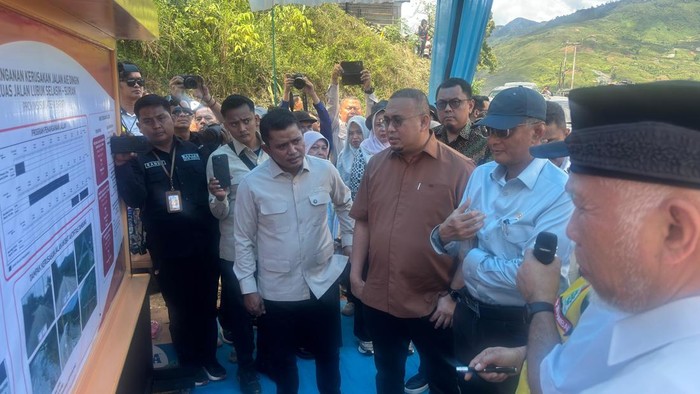 Wakil Ketua Komisi VI DPR RI dari Fraksi Gerindra Andre Rosiade bersama Menteri Pekerjaan Umum (PU) Dody Hanggodo
