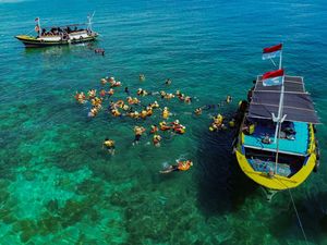 Pulau Gili Ketapang Suguhkan Pesona Alam dan Petualangan Laut