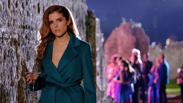 Cuplikan adegan dalam film Another Simple Favor (2025).
