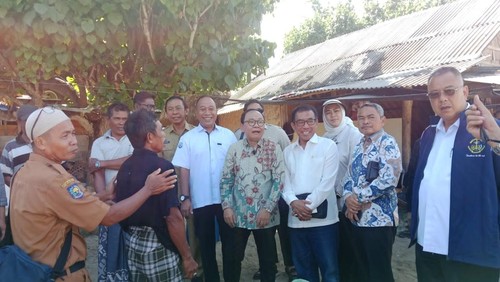 BAM DPR RI saat mengunjungi kampung nelayan, Desa Kuta, Lombok Tengah, NTB, Senin (5/5/2025). Para nelayan itu terdampak pembangunan KEK Mandalika.
