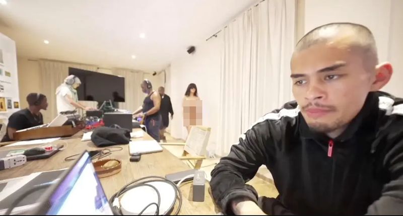 Bianca Censori Muncul dalam Livestreaming Sneako