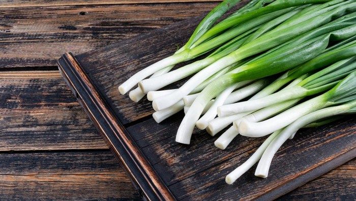 Apa Bedanya Daun Bawang dan Bawang Prei?
