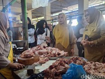 Harga Daging Sapi Naik di Mataram saat Musim Haji, Stok Daging Beku Kosong