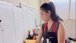 Eriska Nakesya dengan Berbagai Mode: Jaga Warsun, Berkebun, hingga Model