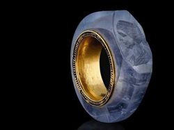 Foto Penemuan Artefak yang Menyimpan Cerita Mengejutkan