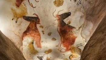 Terletak di bawah perbukitan kapur di wilayah Dordogne, Prancis. Gambar hewan rumit ini, yang dibuat dengan oker, arang, dan hematit, berasal dari zaman Paleolitikum Atas. Foto: Boredpanda