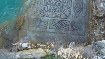 Mosaik Romawi Berusia 2000 Tahun di Tepi Sungai Efrat, Turki Foto: Boredpanda