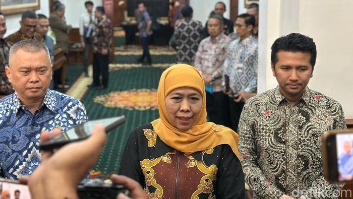 Gubernur Khofifah Indar Parawansa