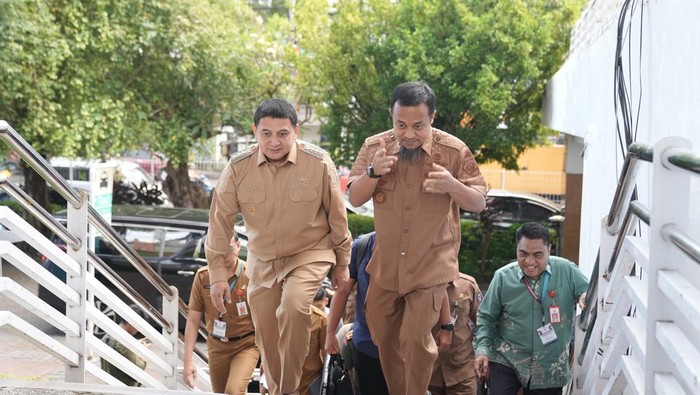 Gubernur Sulsel Andi Sudirman Sulaiman bersama Wali Kota Makassar Munafri Arifuddin.