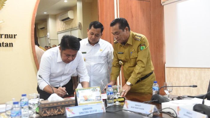 Gubernur Sumsel tandatangani kesepakatan participating interets 10% pengelolaan migas di Rimau.