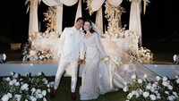 Pose Harris Vriza dan Haviza Devi Anjani di lokasi pesta pernikahan. (Foto: dok Instagram)