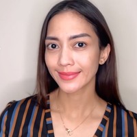 Begini penampilan Ririn 1 bulan setelah menjalani prosedur kecantikan. Wajahnya tampak tak jauh berbeda, hanya terlihat jadi lebih kencang dan flawless. Foto: Instagram/@ij.flawless