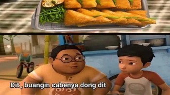 Adit yang lelah dimintain tolong terus. Foto: Instagram/pos.total