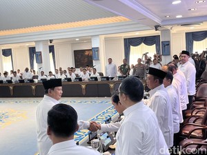 Video: Hasan Nasbi Ikut Sidang Kabinet Meski Sudah Ajukan Mundur dari PCO