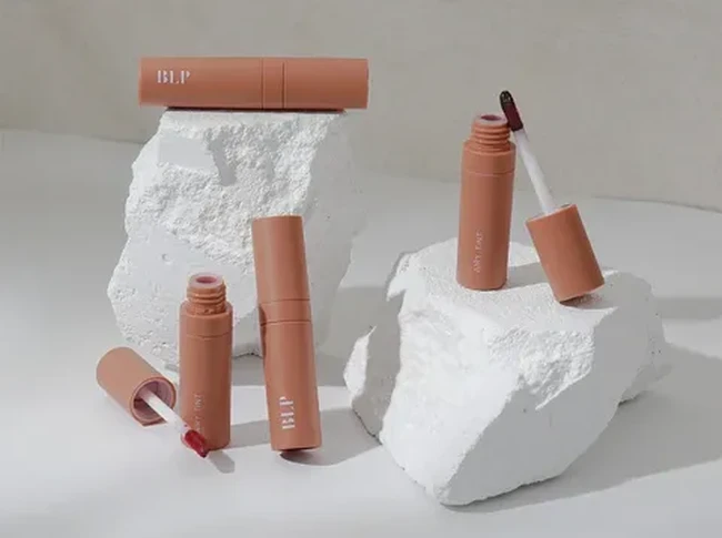 Lip Tint Terbaik yang Melembapkan dan Tahan Lama