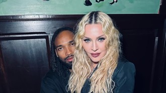 Madonna Liburan Bareng Pacar Brondong, Pamer Foto Tanpa Makeup di Usia 67