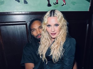 Madonna Liburan Bareng Pacar Brondong, Pamer Foto Tanpa Makeup di Usia 67