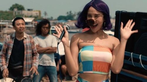 Cuplikan adegan dalam film Mendadak Dangdut.