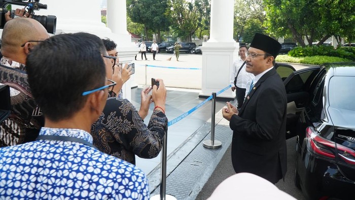 Menteri Sosial Saifullah Yusuf