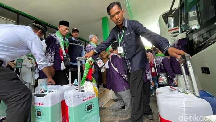 Pelepasan CJH kloter pertama embarkasi Banjarmasin