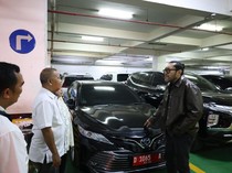 Pimpinan DPRD Jabar Kompak Kembalikan Kendaraan Dinas