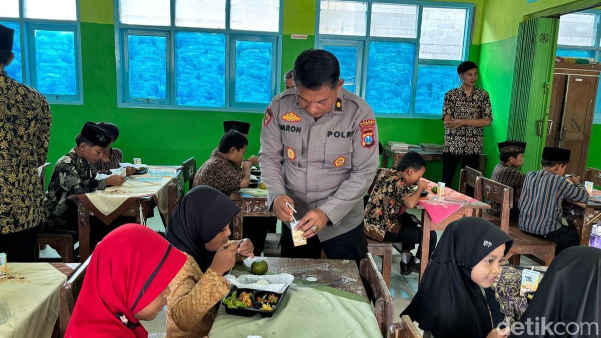 Dukung Perbaikan Gizi, Polres Blitar Kota Salurkan Makan Siang Bergizi