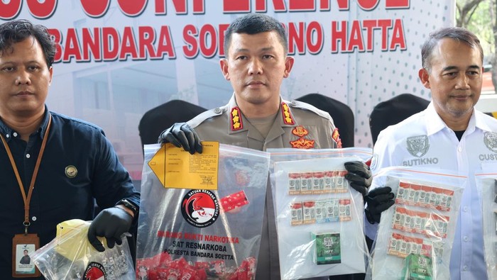 Polresta Bandara Soekarno-Hatta menggelar konferensi pers terkait kasus Jonathan Frizzy.