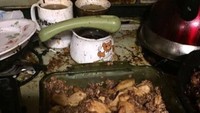 Momen potluck lain yang menjengkelkan adalah ketika menyajikan daging panggang dan potato wedges yang gagal. Netizen itu juga memperlihatkan kondisi dapurnya yang berantakan. Foto: boredpanda