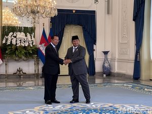Prabowo Terima Kunjungan Presiden Senat Kamboja di Istana Merdeka
