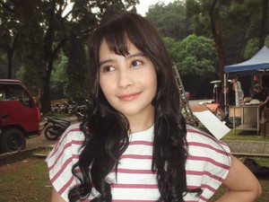 Gaya Prilly Latuconsina Tampil Beda Dengan Rambut Berponi, Imut Bak Anak SMP