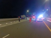 Petugas Masih Bersihkan Lokasi Truk TNI Terbakar di Tol Gempol-Pandaan