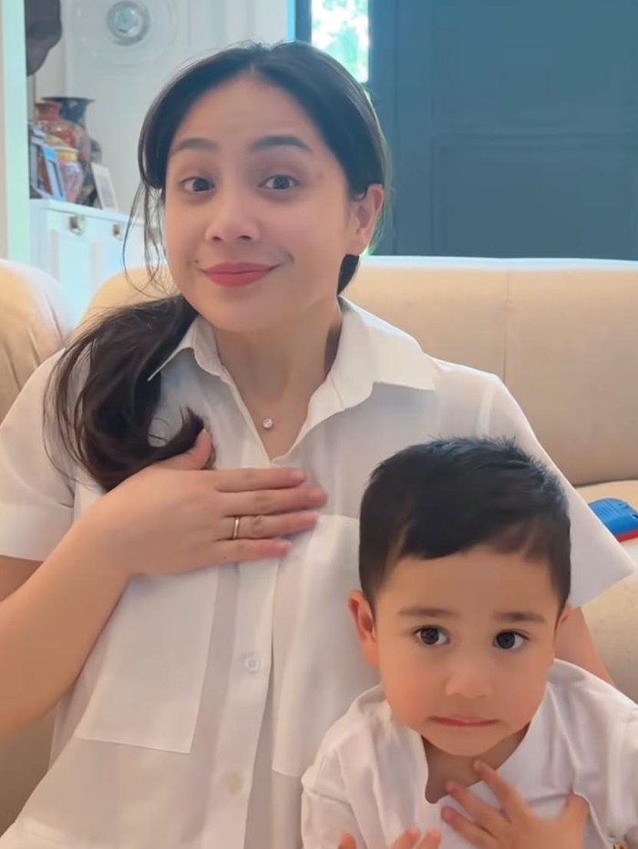 Raffi Ahmad dan Nagita Slavina Rayyanza dan Nagita Slavina.