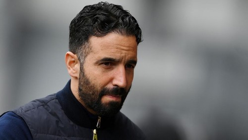 Soccer Football - Premier League - Brentford v Manchester United - GTech Community Stadium, London, Britain - May 4, 2025 Manchester United manager Ruben Amorim before the match REUTERS/Jaimi Joy EDITORIAL USE ONLY. NO USE WITH UNAUTHORIZED AUDIO, VIDEO, DATA, FIXTURE LISTS, CLUB/LEAGUE LOGOS OR LIVE SERVICES. ONLINE IN-MATCH USE LIMITED TO 120 IMAGES, NO VIDEO EMULATION. NO USE IN BETTING, GAMES OR SINGLE CLUB/LEAGUE/PLAYER PUBLICATIONS. PLEASE CONTACT YOUR ACCOUNT REPRESENTATIVE FOR FURTHER DETAILS..