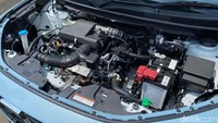 Suzuki menawarkan dua pilihan mesin untuk Fronx. Khusus untuk tipe terendah GL, Suzuki Fronx menggunakan mesin berkode K15B 1.500 cc dengan pilihan transmisi manual 5 percepatan dan transmisi otomatis 4 percepatan. Sedangkan untuk tipe GX dan SGX hadir dengan mesin K15C 1.500 cc mild hybrid dengan pilihan transmisi otomatis 6 percepatan (6AT). Foto: Rangga Rahadiansyah/detikOto