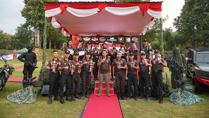 Taruna Akpol mengikuti kejuaraan menembak bertajuk Danjen Kopassus Cup 2025