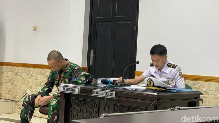 Terdakwa oknum TNI AL, Jumran saat menjalani sidang pembunuhan jurnalis Juwita