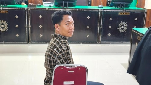 Terdakwa pelecehan seksual I Wayan Agus alias Agus Buntung dituntut 12 tahun penjara di PN Mataram, Senin (5/5/2025).