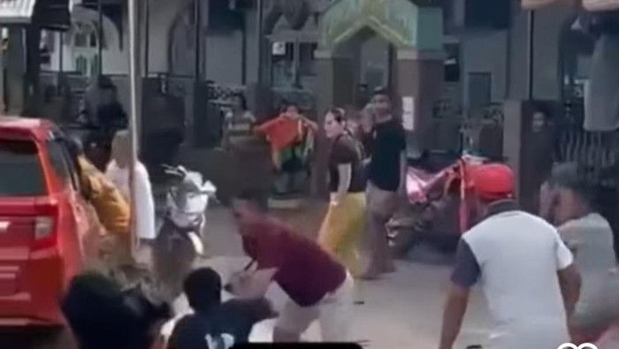 Video memperlihatkan perkelahian antartetangga di OKI