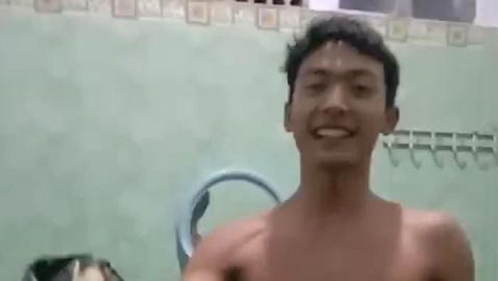Viral atlet binaraga Kabupaten Malang konsumsi ayam tiren. Viral atlet binaraga Kabupaten Malang konsumsi ayam tiren. atlet binaraga