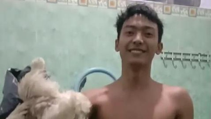 Viral atlet binaraga Kabupaten Malang konsumsi ayam tiren. Viral atlet binaraga Kabupaten Malang konsumsi ayam tiren. sumber protein